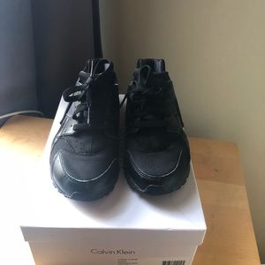 Boys Grade school Nike Huarache
